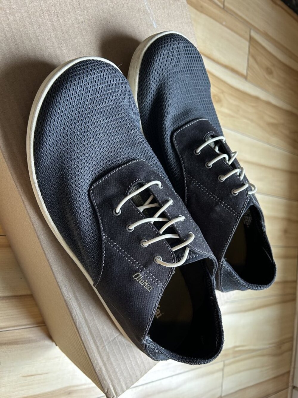 Men's Olukai Sneaker Size 11.5 Dark Navy/Gray